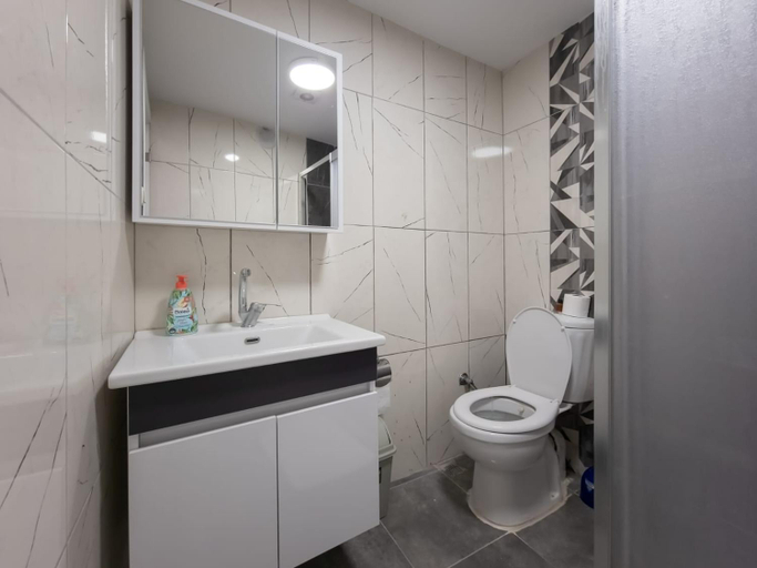 Bathroom 4, Istanbul Taksim Green House Hostel, Beyoğlu