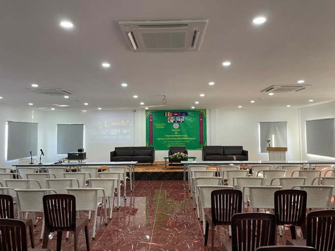 Food & Drinks, Reachbut Sessor Hotel, Kaeb