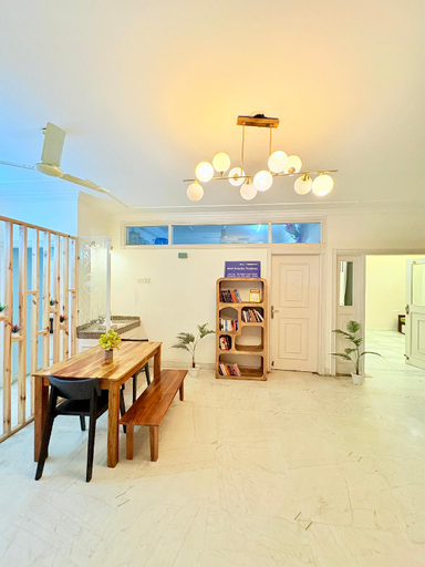 Public Area 2, Gulmohar Residency Hauz Khas , Delhi