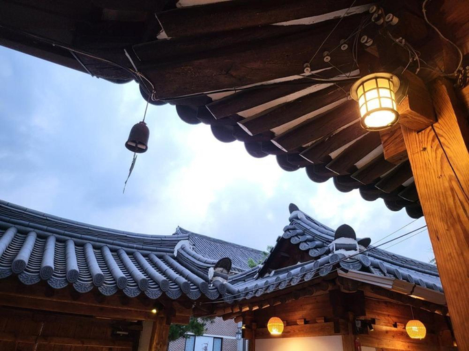 Exterior & Views 2, Jeonju Pungnamheon Hanok Stay, Jeonju