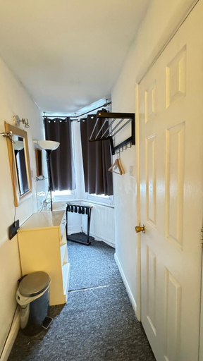 Bedroom 2, Earl's Court Rooms, London
