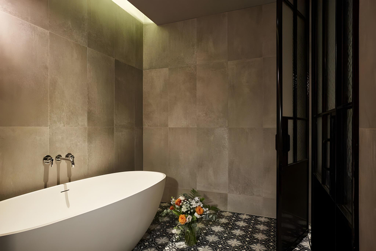 Bathroom 3, Nine Brick Hotel, Mapo