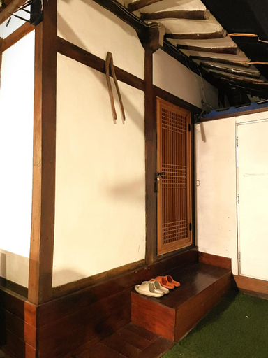 Others 5, Eoulim House, Andong