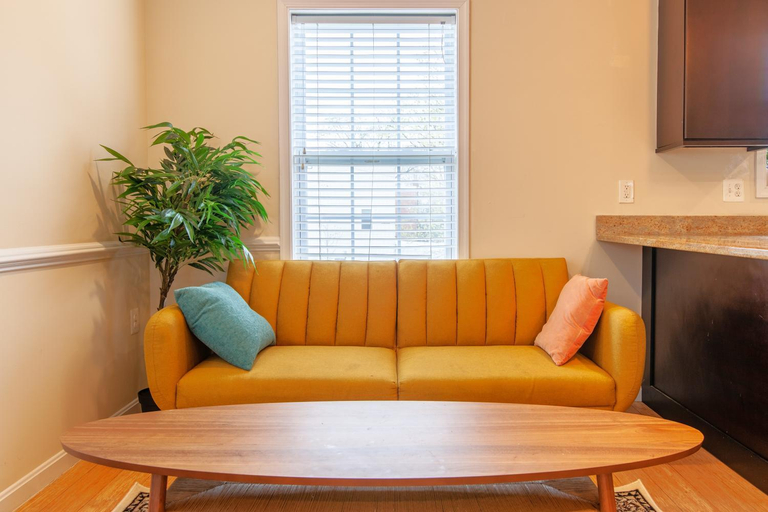 Others 3, Luxury & Homey Private Room in DC, Washington D.C.