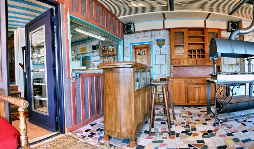 Food & Drinks 4, Container Luxury House, North Aegean