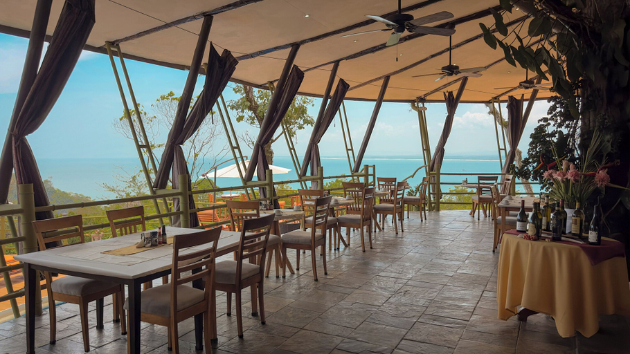 Food & Drinks 4, Ocean View Penthouses by Issimo - Adults Only, Aguirre