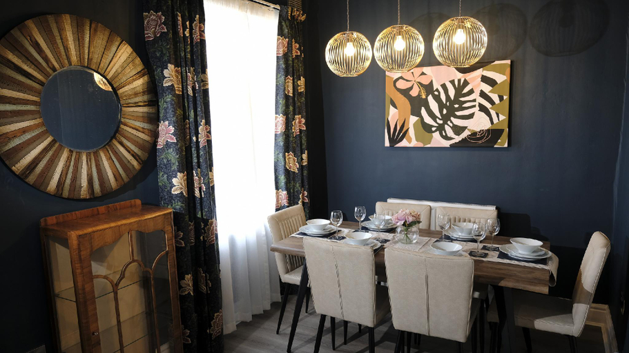 Food & Drinks 3, Crows Nest Sleeps 6 nr North Bay beach and town, North Yorkshire