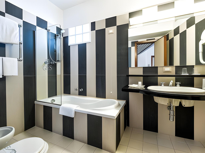 Bathroom 4, Astoria Palace Hotel, Palermo