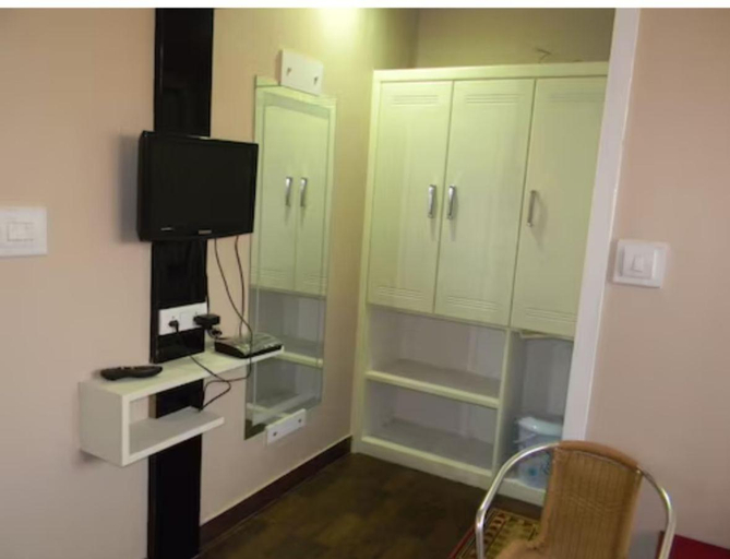 Others 2, Hotel Mothimahal, Thrissur