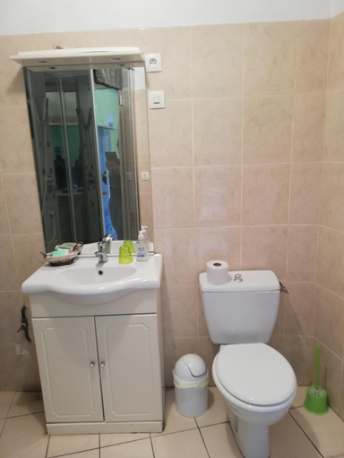 Bathroom 2, Ferme de Montigny (Chambres), Calvados