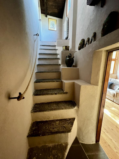 Entrance 2, La casa sul fiume, Torino