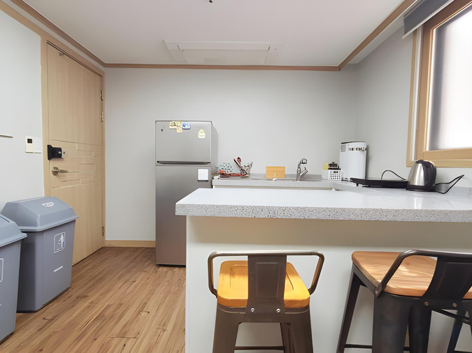 Others 5, Roi GuestHouse, Mapo