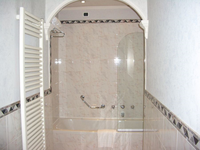 Bathroom 4, Hotel De La Ville, Florence