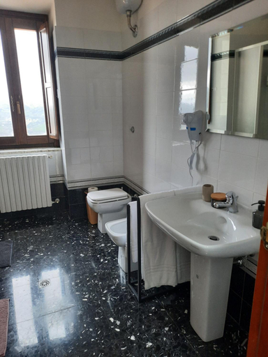 Bathroom 2, Ruoti 1885, Potenza