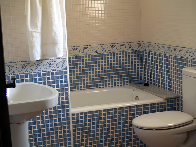Bathroom, Apartamentos rurales La Casa Vieja De Alceda, Cantabria