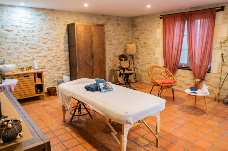 Others 3, SALVEO Suites, Gironde