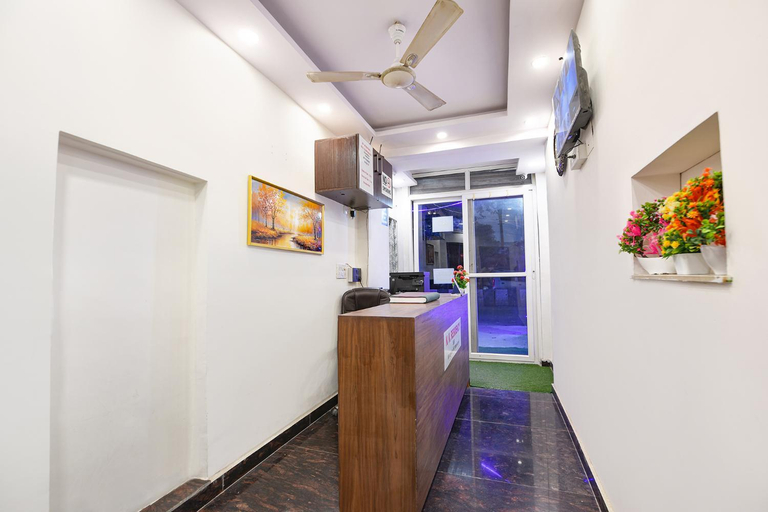 Public Area 3, Fabhotel Np International, Delhi