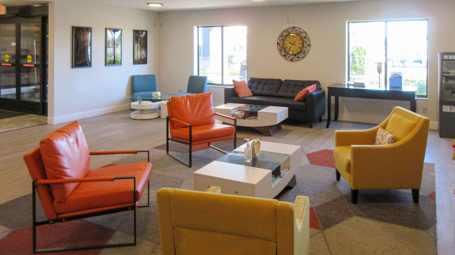 Public Area 4, Clarion Pointe Evansville North, Vanderburgh