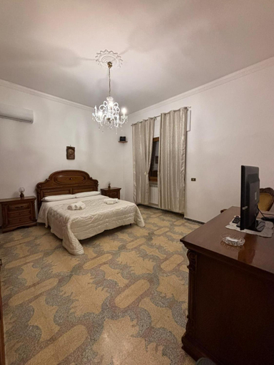 Others 5, Casa Salento, Lecce