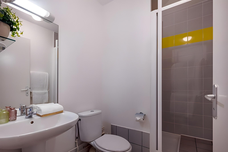 Bathroom, Nemea Appart'hotel Toulouse Saint-Martin, Haute-Garonne