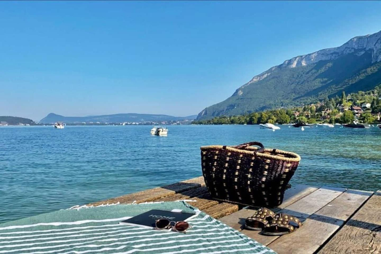 Others 5, Bergerie Loft Apartment with Panoramic Lake, Haute-Savoie