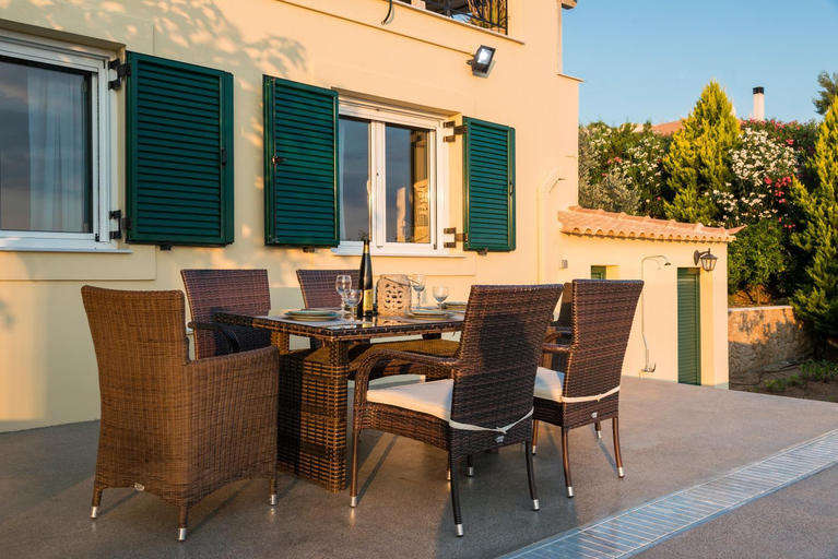 Others 2, Myrtoan Pelagos Villa, Peloponnese