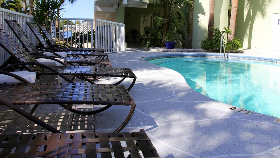 Sport & Beauty 3, Chart House Suites and Marina, Pinellas