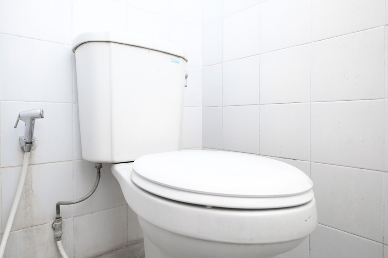 Bathroom, RedDoorz near Hartono Mall, Sleman