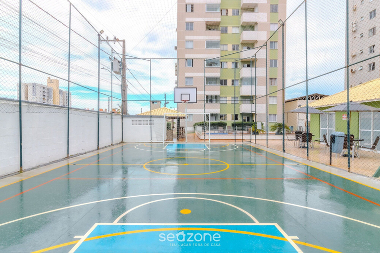 Sport court, Building With a Pool 400m From Beach - LEA, Piçarras