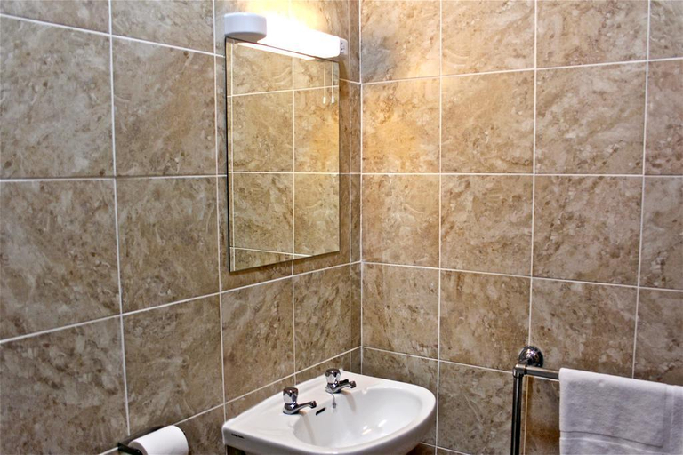 Bathroom 3, Central Hotel Golders Green, London