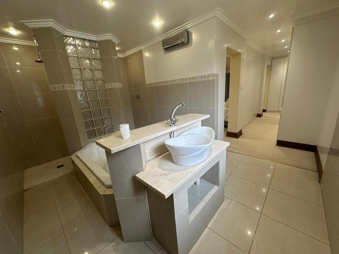 Bathroom 3, Casa Bedfordview, City of Johannesburg