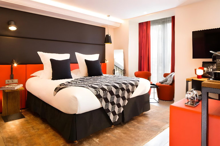 Bedroom 2, Terrass'', Paris