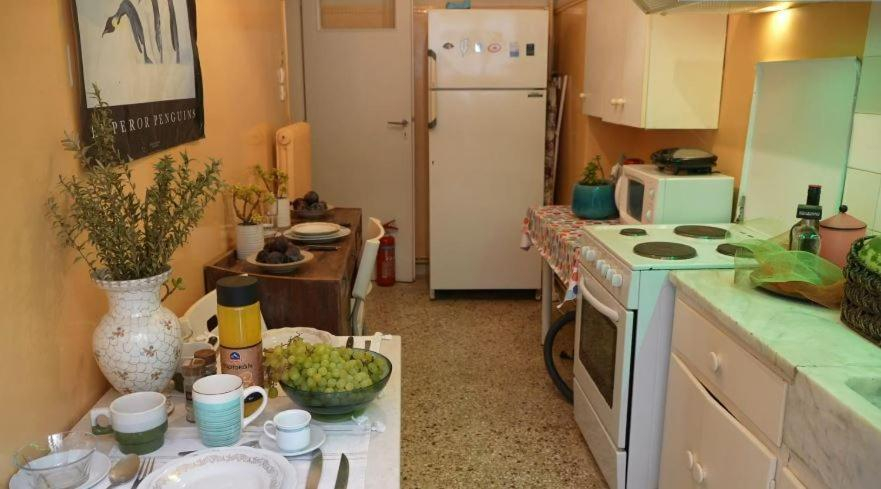 Others 3, Near Metro for Acropolis - Private room "Persefoni", Attica