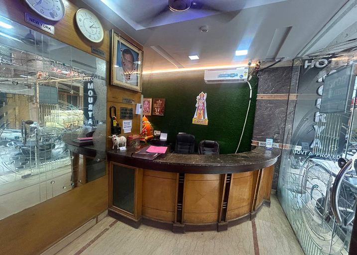 Public Area, Hotel Mourya Deluxe, Delhi