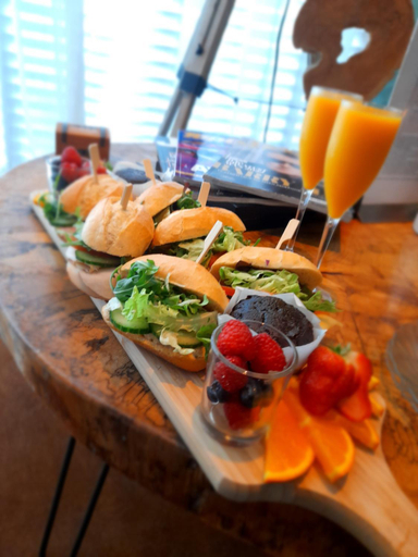 Food & Drinks 3, Bed & Wellness Angie, Almere