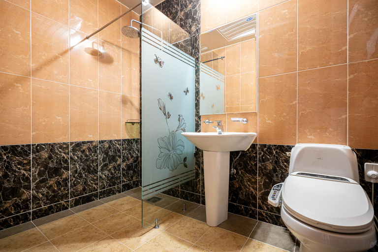 bathroom 15