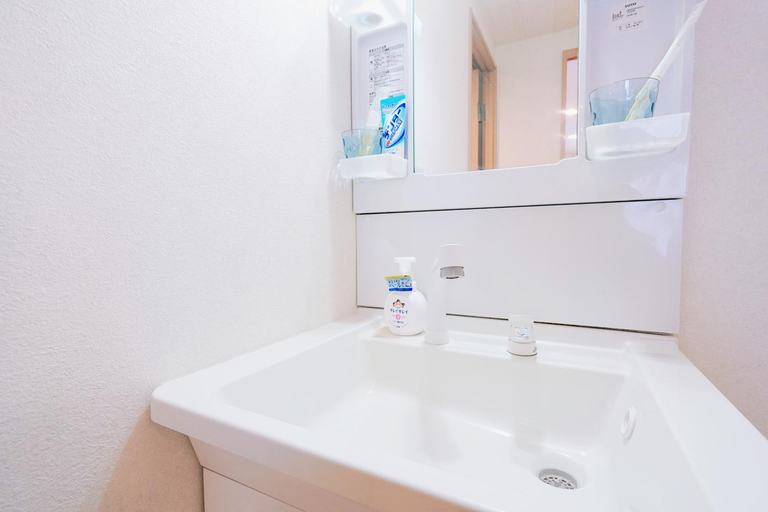 Bathroom 4, Kuromon Royal Ueno Apartment, Osaka