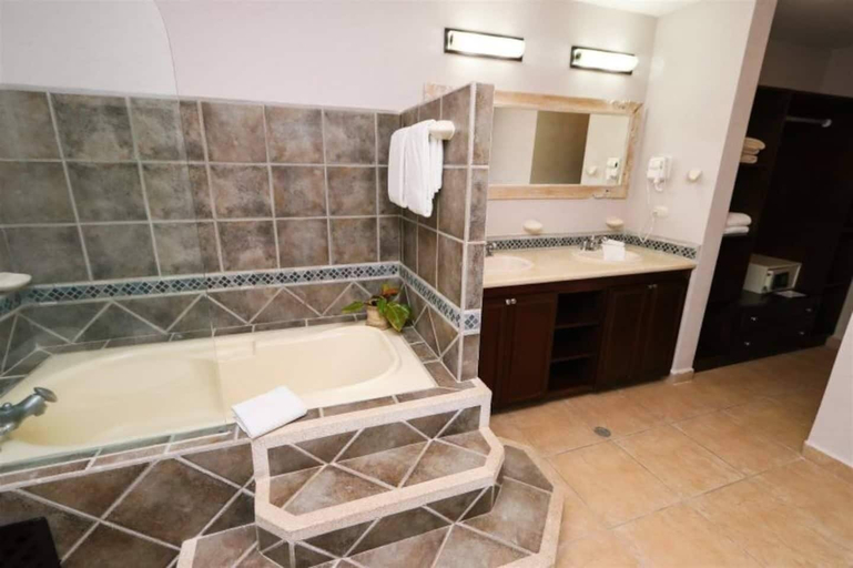 Bathroom 5, Bahia Encantada E5, Garabito