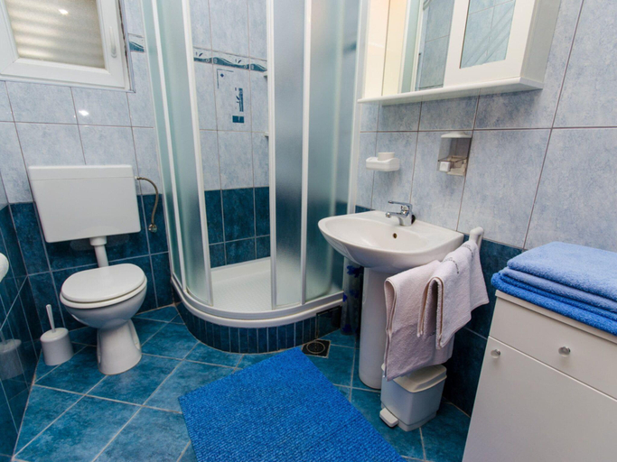 Bathroom 3, Apartments Ivana TR-Two Bedroom Apartment with Terrace A1, Trogir