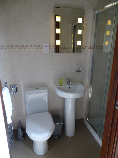 Bathroom 2, Tidal Heights, Cornwall