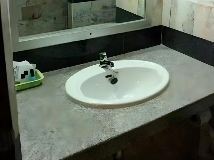 Bathroom 4, Boonsiam Hotel, Mueang Krabi