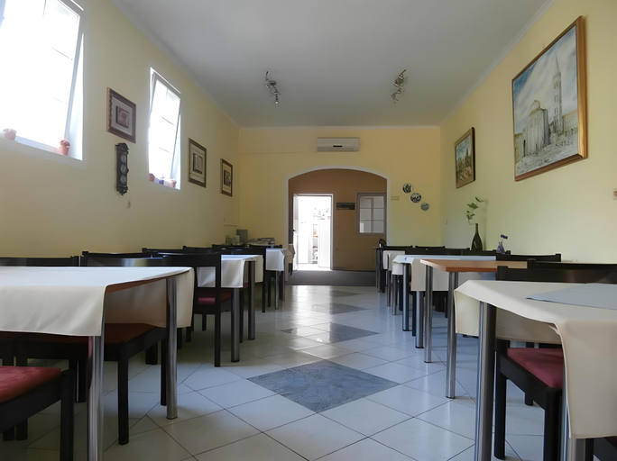 Food & Drinks 5, Avalena Rooms, Zadar
