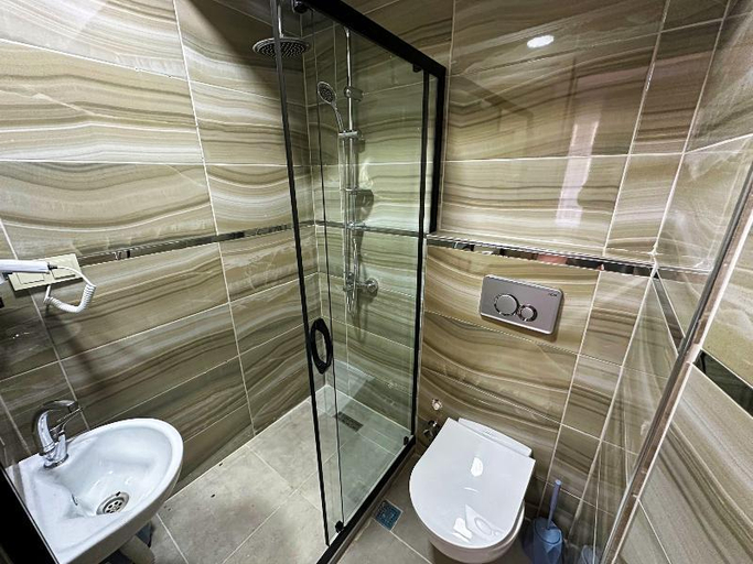Bathroom, Sisli House By Remar Holding, Şişli