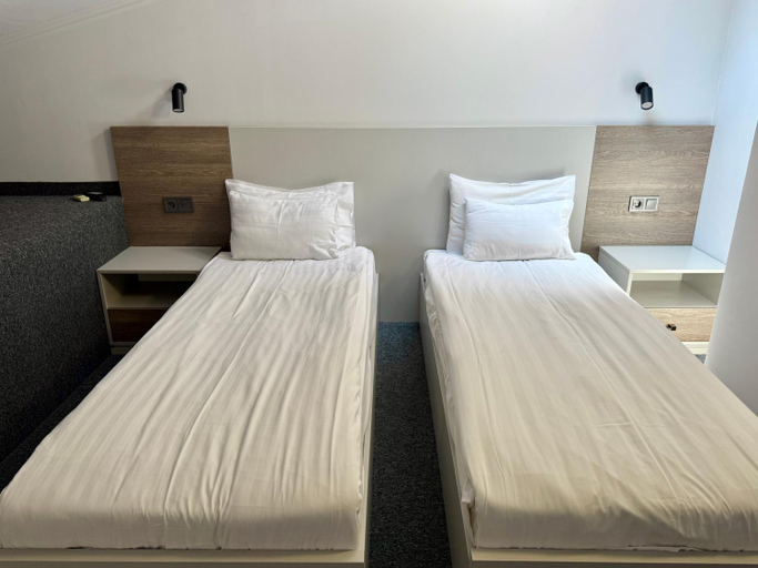 Bedroom 2, Deribas Hotel, Odes'ka