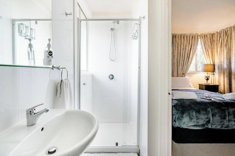 Bathroom 4, Freshwater BnB, Hervey Bay - Pt A