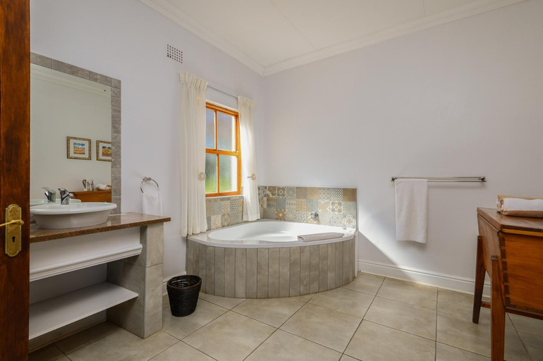 Bathroom 5, Berluda Farmhouse & Cottages, Eden