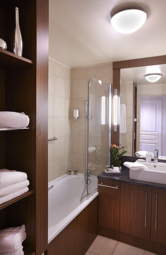 Bathroom 2, Citadines Saint Germain Des Pres Paris, Paris