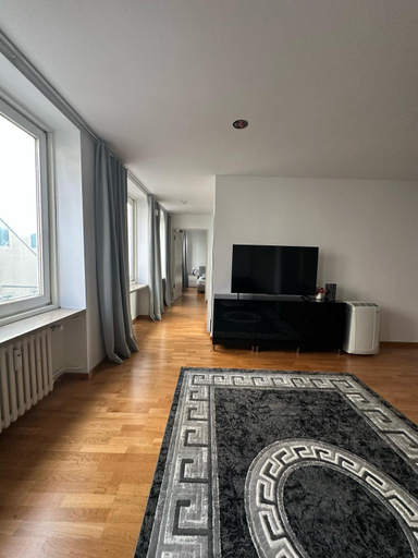 Others 4, Al Nafurah Apartments, München