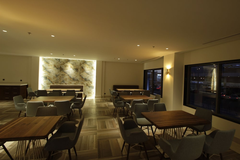 Food & Drinks 4, Diwan Residence Al Naeem, Jeddah