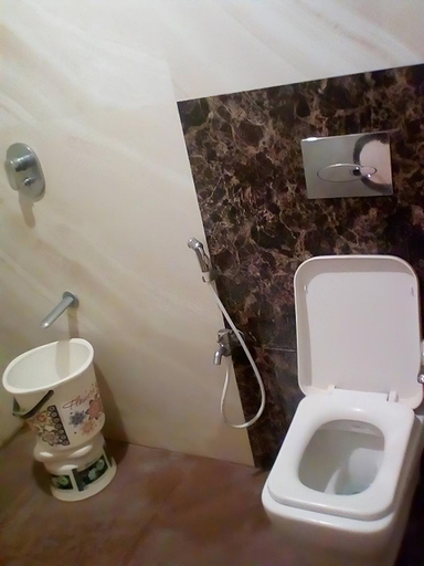 Bathroom 2, Hotel Maadhini, Kanniyakumari